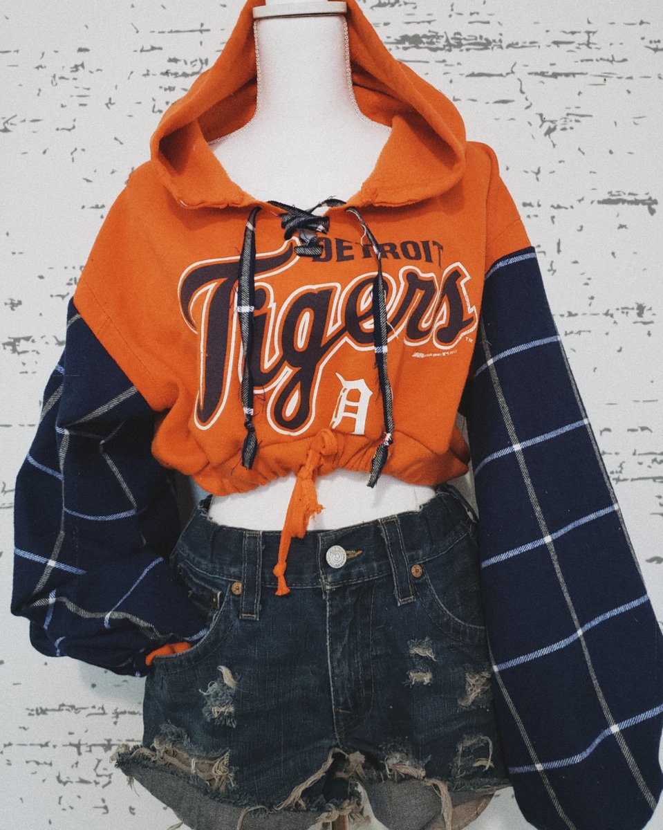 Vintage Detroit Tigers hoodie, this one seems - Depop