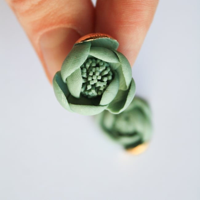 Green flower shape porcelain stud earrings