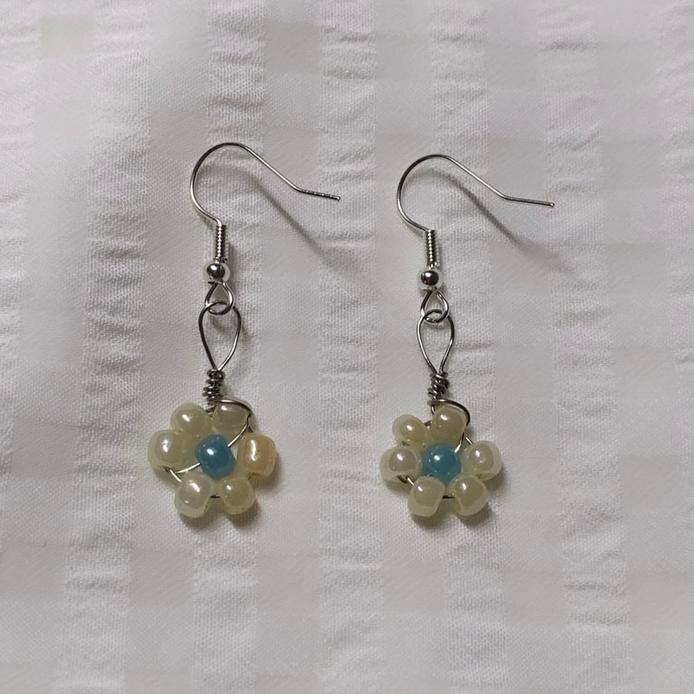 Image of white flower bead earrings