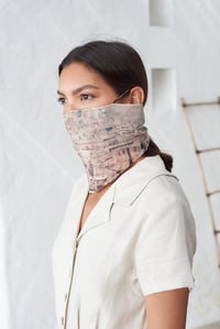 Image 3 of Havana Silk Mask