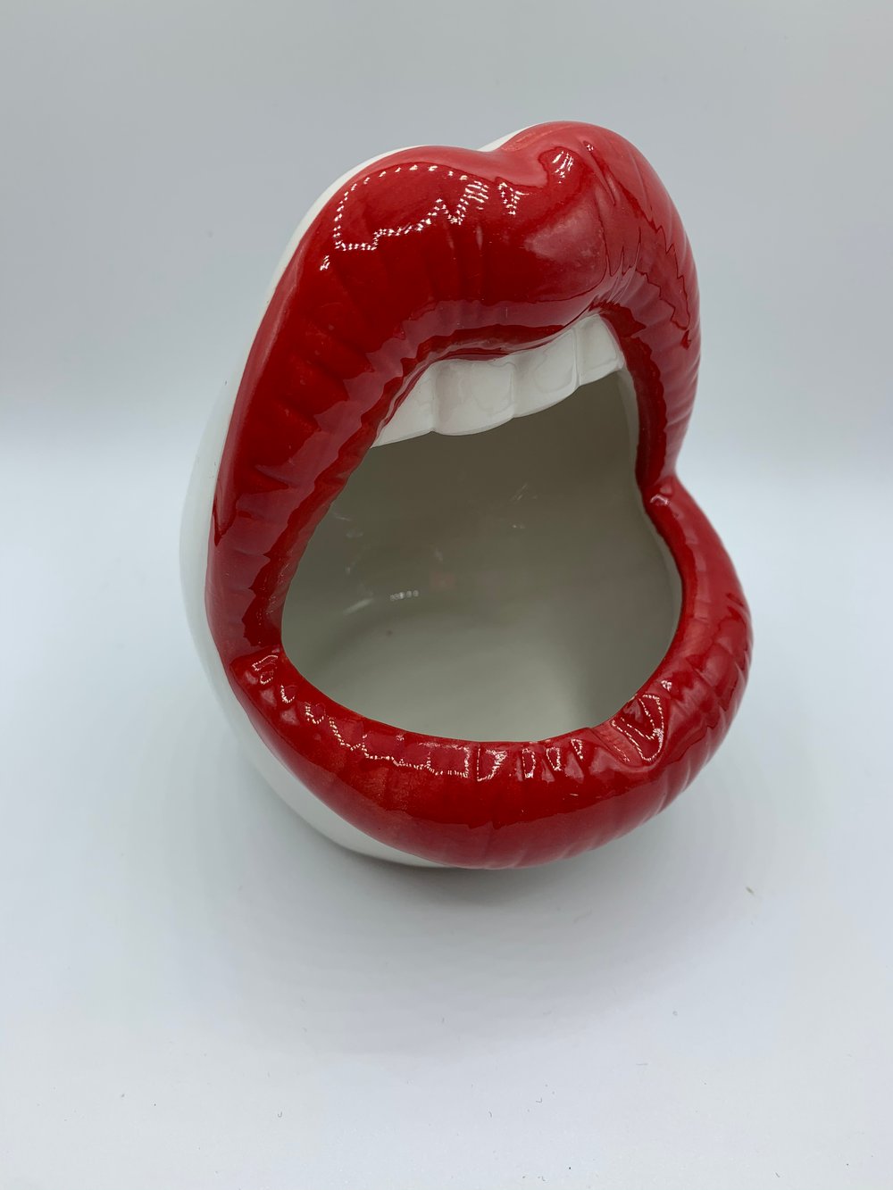 Image of Red Lip Open Mouth Ashtray