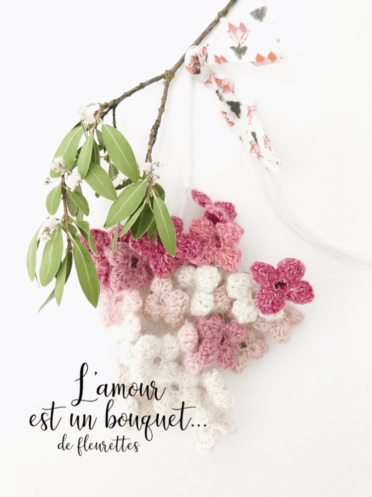 Image of Patron GRATUIT L'AMOUR EST UN BOUQUET de fleurettes
