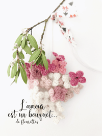 Image 1 of Patron GRATUIT L'AMOUR EST UN BOUQUET de fleurettes