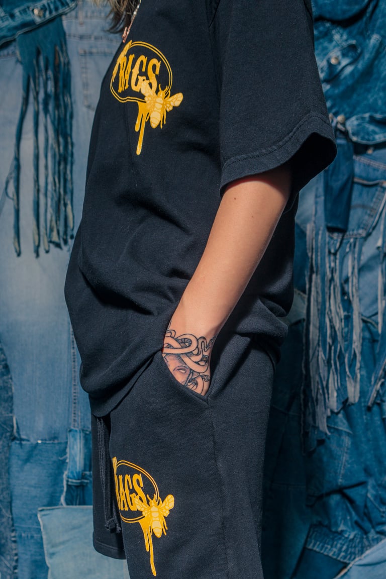 BLACK SHORTS Image 5