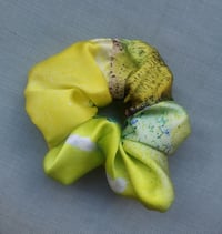 Image 2 of Dallol scrunchie 2