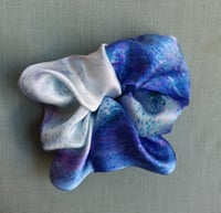 Image 2 of Mauve Freesia scrunchie 2