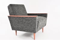 Image 1 of Fauteuil carré bouclette noir chiné