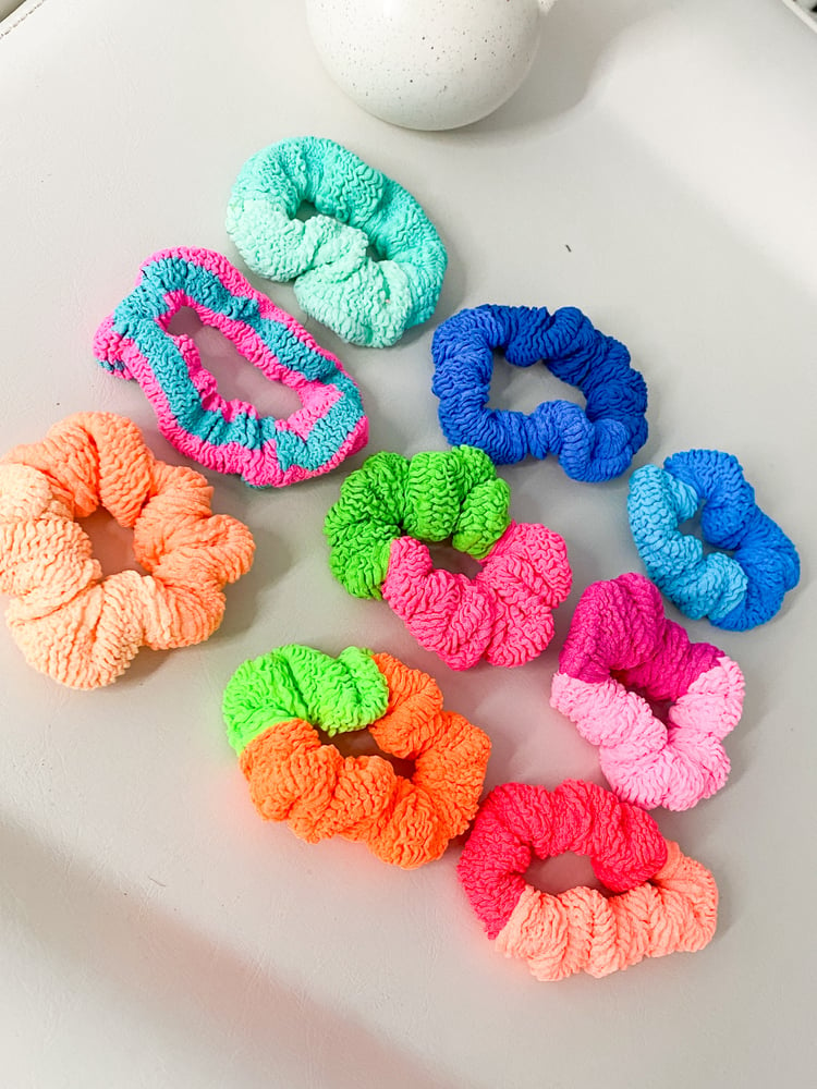 Image of Two Tone Crinkle Scrunchies 