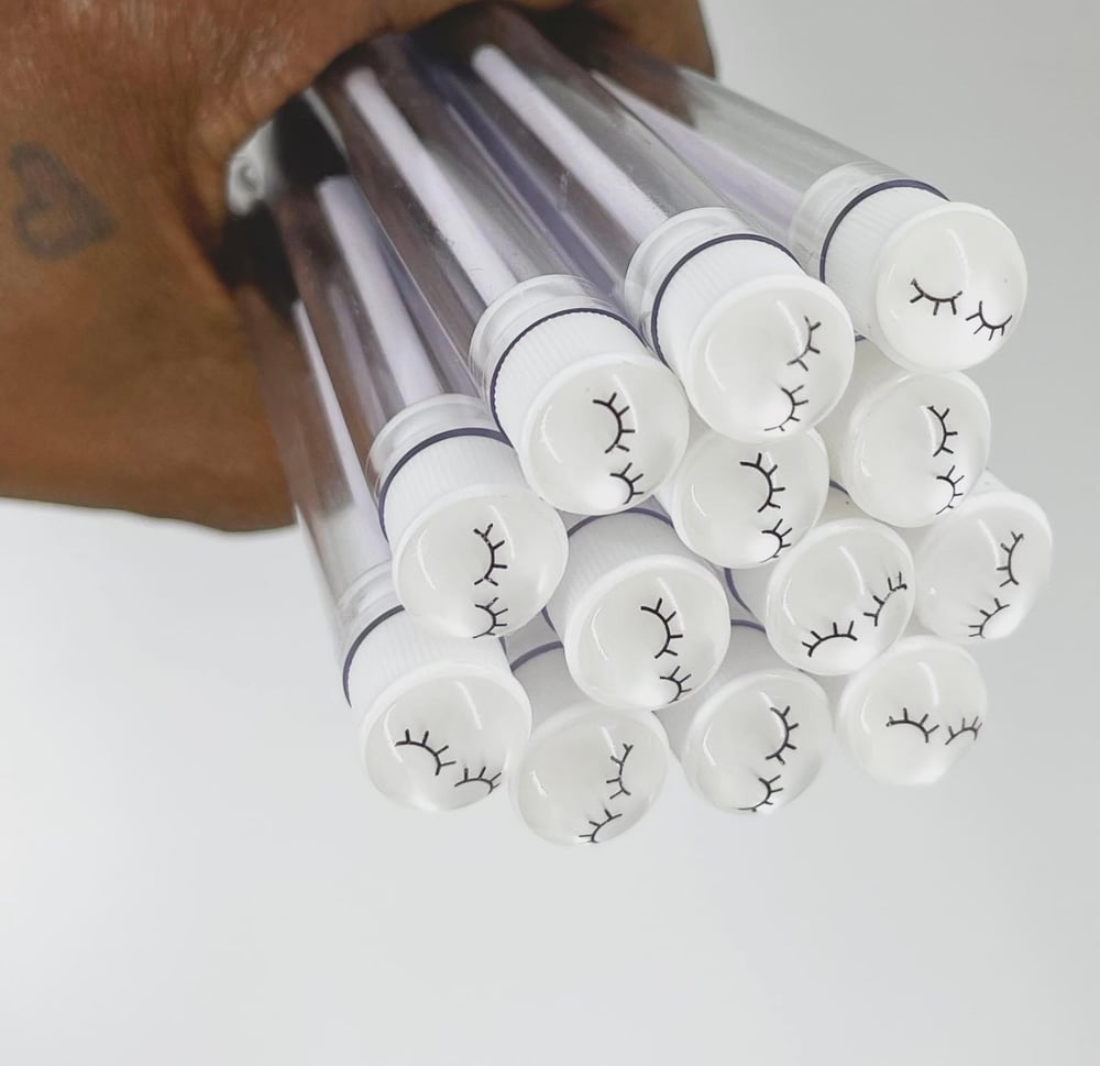 Image of mascara wands 