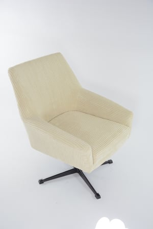 Image of Fauteuil coquille pivotante velours ivoire