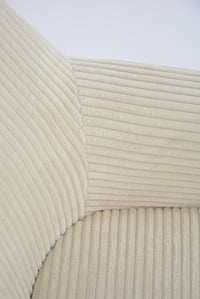 Image 4 of Fauteuil coquille pivotante velours ivoire