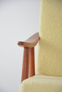Image 4 of Fauteuil Boomerang bouclette ivoire
