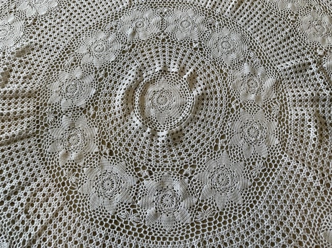 Round crocheted Tablecloth 