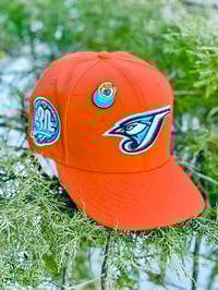 Image 2 of Frozen Tangerine Pin (Glow In The Dark)