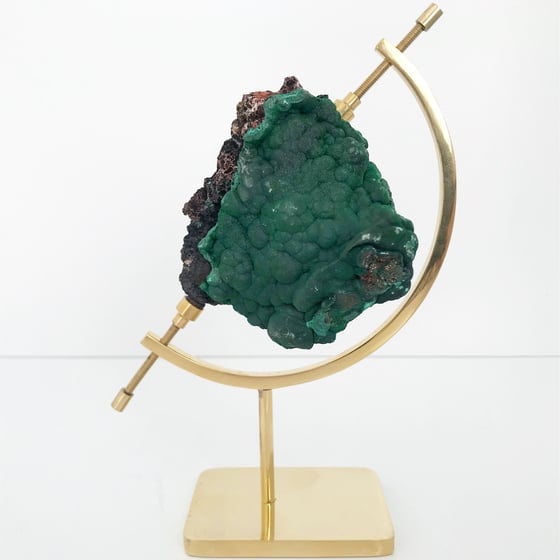 Image of Fibrous Malachite no.90 + Brass Arc Stand