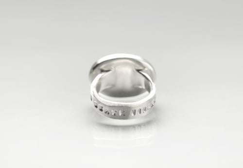 Image of "To live happily" teddy-bear’s silver ring with photo and rock crystal  · AD BEATE VIVENDUM ·