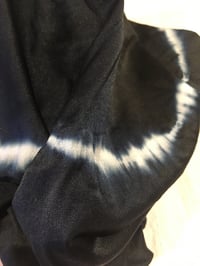Image 2 of Silk Pillowcase - Ink blue/black 