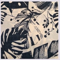 Image 1 of Tissu : Monstera slate on ivory