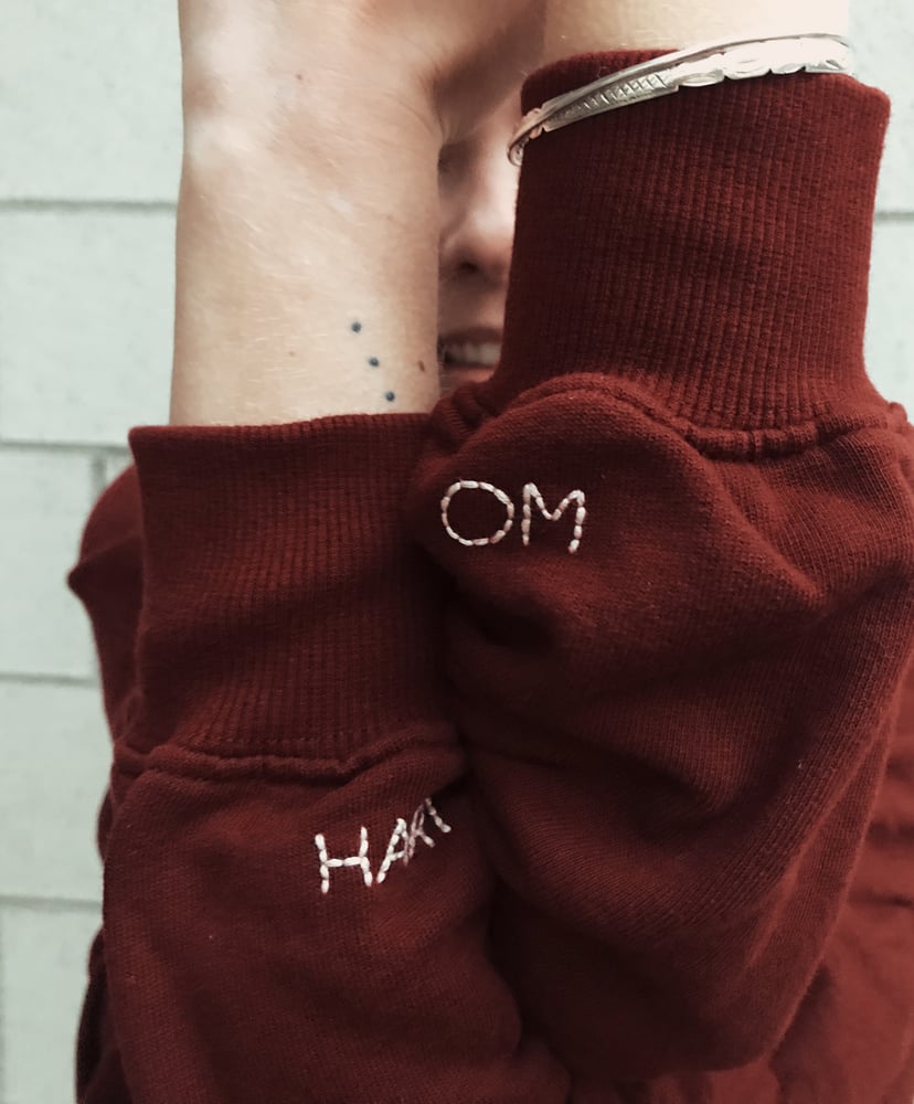 Image of SHANTIH & HARI OM - Sweatshirt