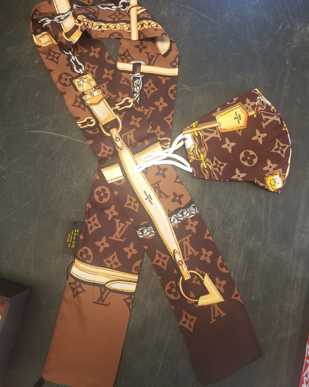 Image of Lv With  Scrafs 