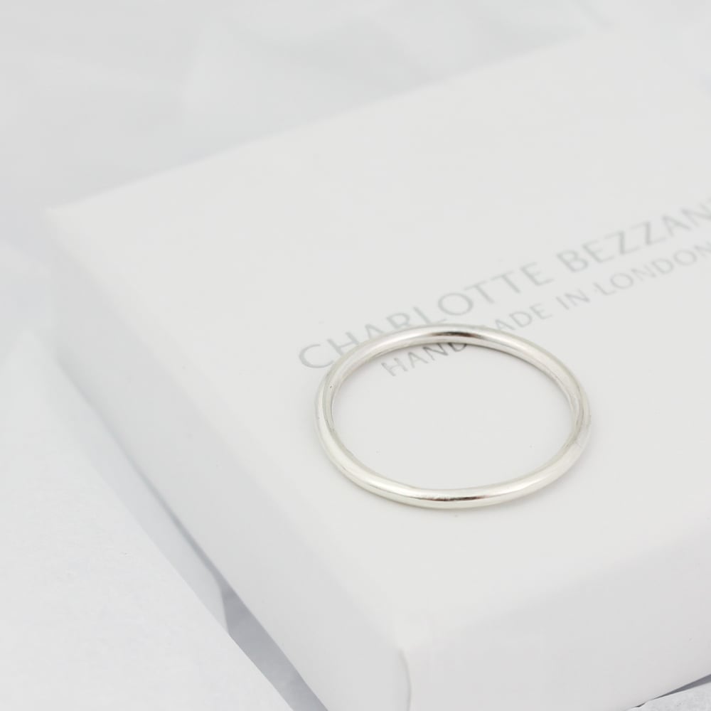 Image of Teeny silver ring