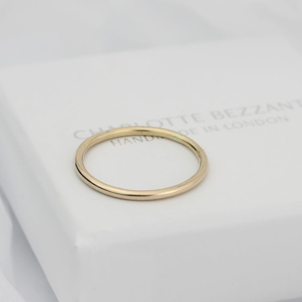 Image of Teeny gold ring 
