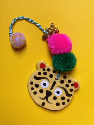Image of Cheetah ceramic amulet