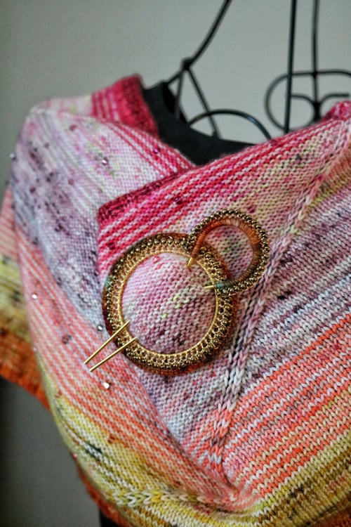 Image of PEACOCK SHAWL PIN - Lal Qila