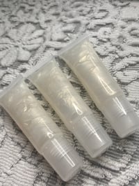 Clear vanilla scented lipgloss