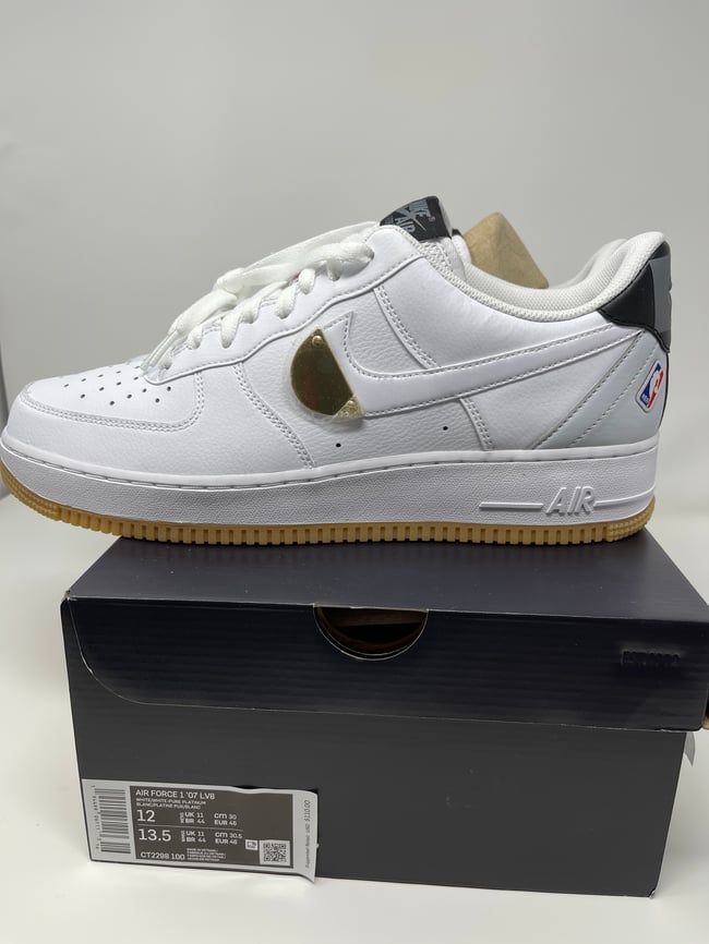Air Force 1 07 lv8 size 12
