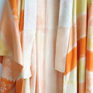 Image of Silkekimono i orange og gule farver som morgensolen - vendbar