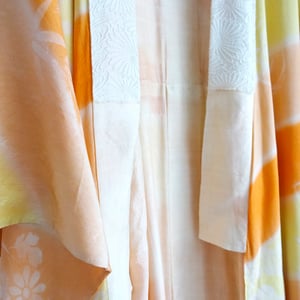 Image of Silkekimono i orange og gule farver som morgensolen - vendbar