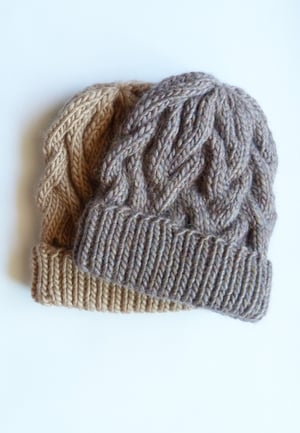 Image of Knitting Pattern Omemee Toque