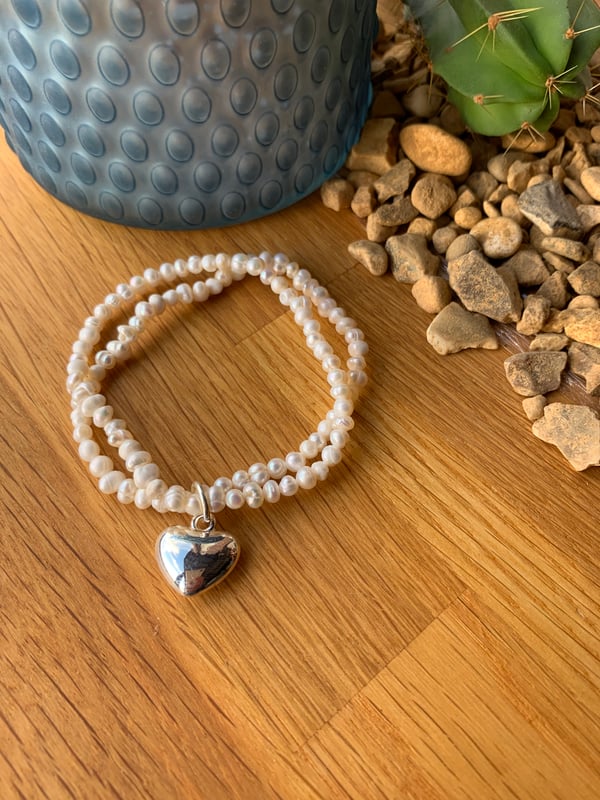 Image of Freshwater Pearl Heart Bracelet 