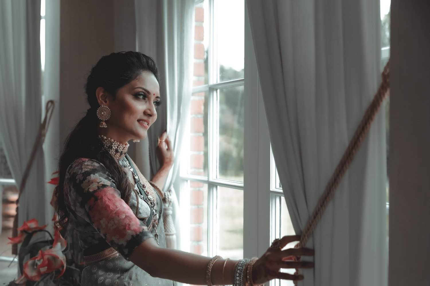 Image of Beautiful Teal  Mixed with Gold with Touch of Pearls Choker