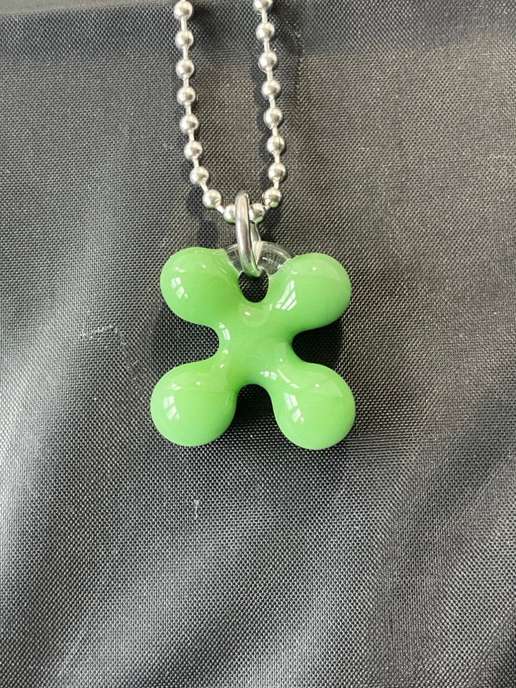 Image of forest green clover