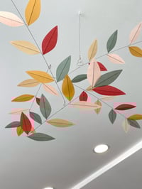 Image 2 of MINI (NURSERY) SIZE LEAF MOBILE: Daisy Chain