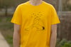 Camiseta 'Nostalgia' en color amarillo