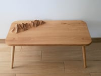 Image 5 of Table basse en chêne sculptée "Pyrénées"