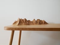 Image 1 of Table basse en chêne sculptée "Pyrénées"
