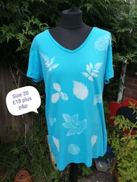 Ladies size 20 reverse dyed leaf print Tshirt SALE 25% OFF!!