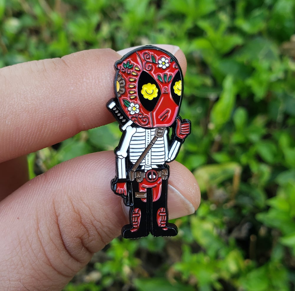 Deadpool Calavera Enamel Pin