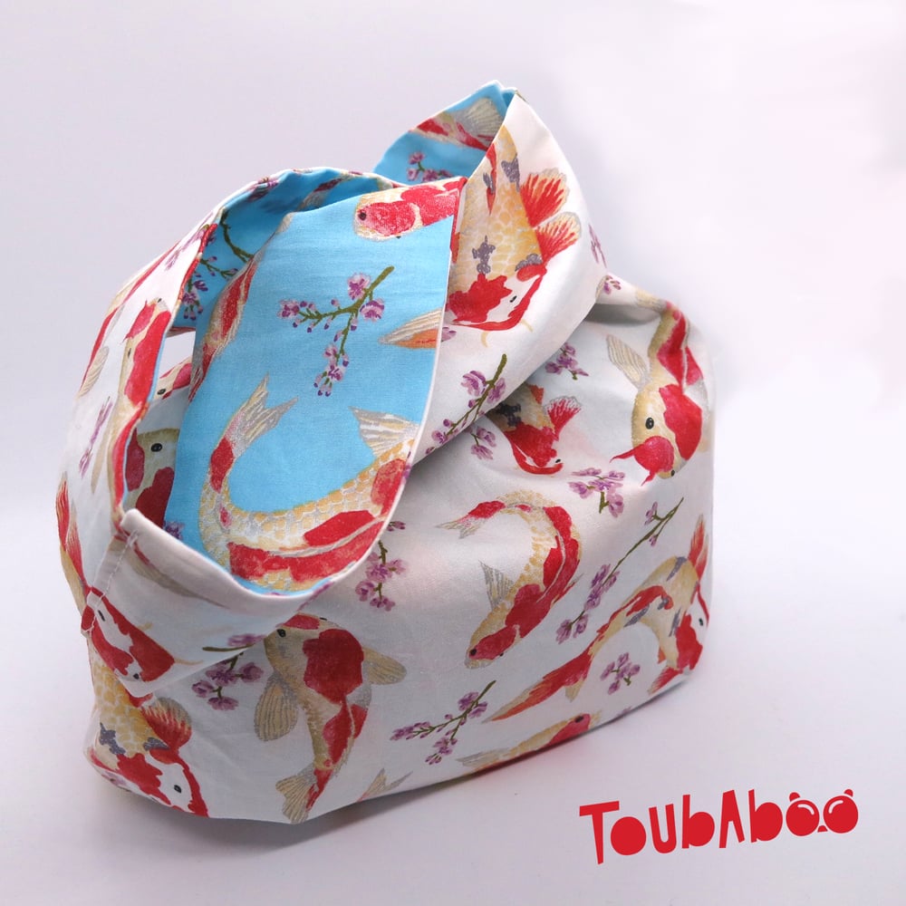 Image of Knot bag réversible carpes