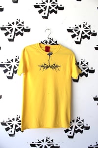 Image of the magic touch tee in yellow 