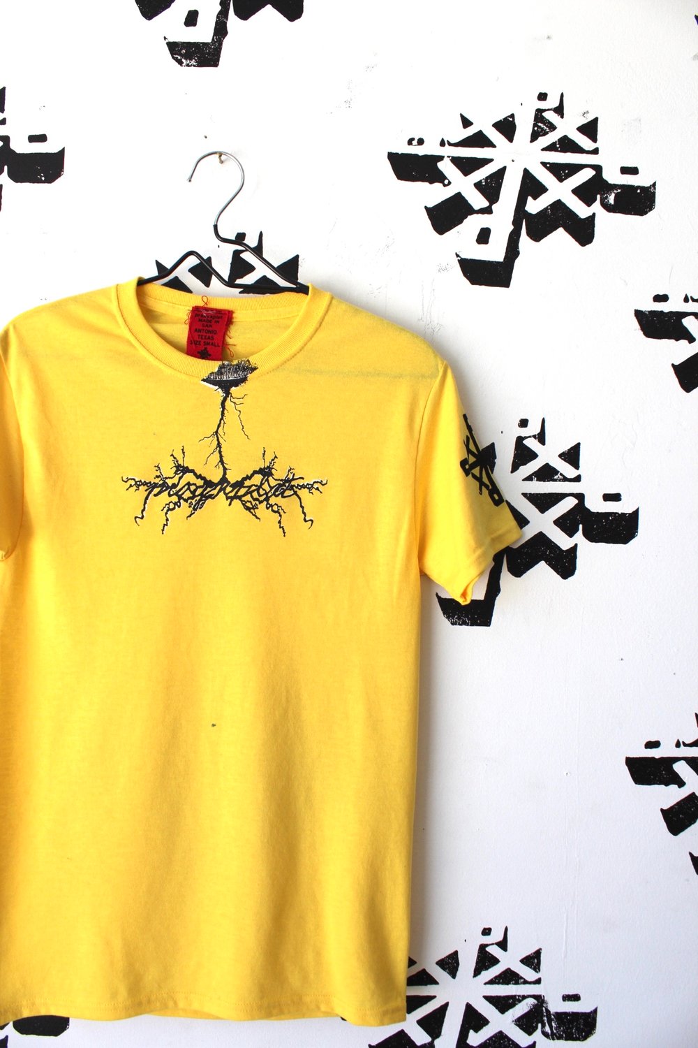 the magic touch tee in yellow 