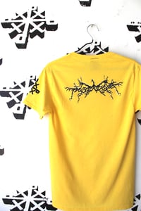 Image of the magic touch tee in yellow 