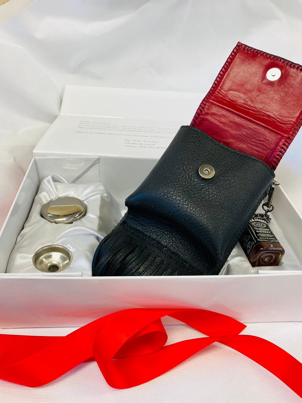 12 pz louboutin style special edition. Flask clutch purse