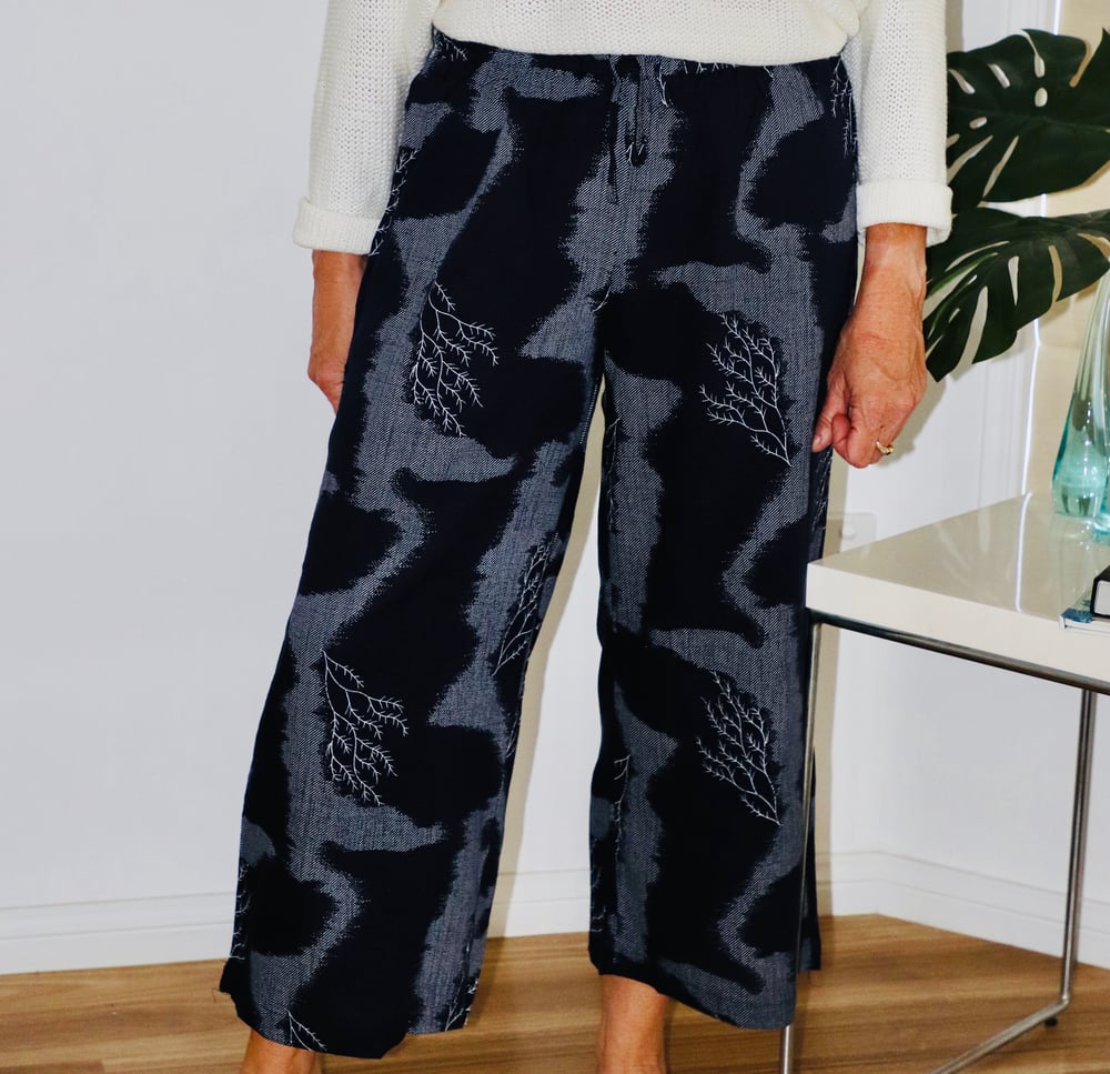 Image of  Anne Pants Navy tree Linen/Cotton 