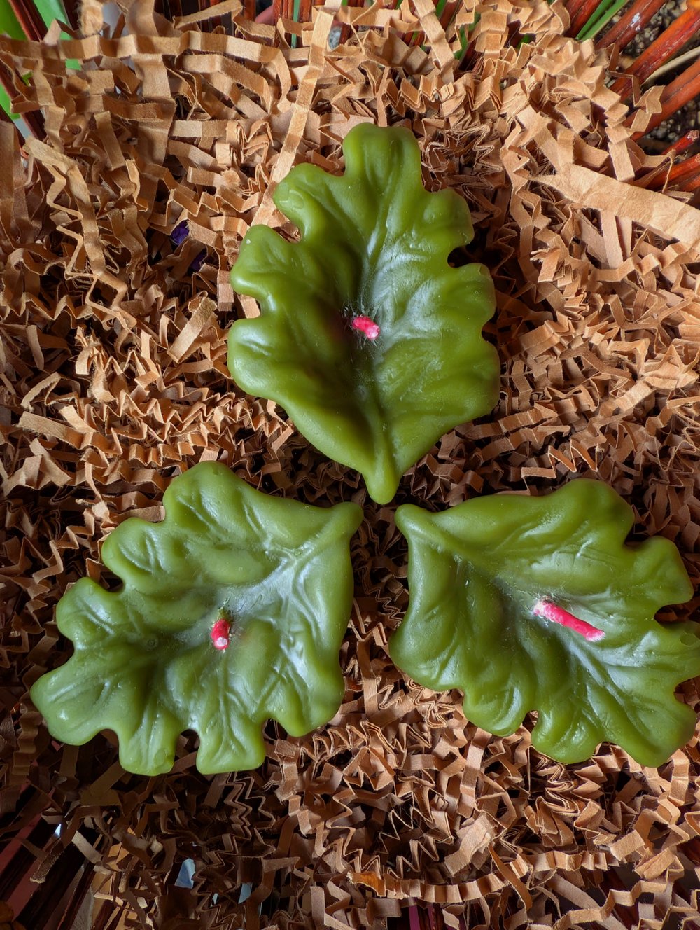 Image of Floating Oak Leaf Candle 