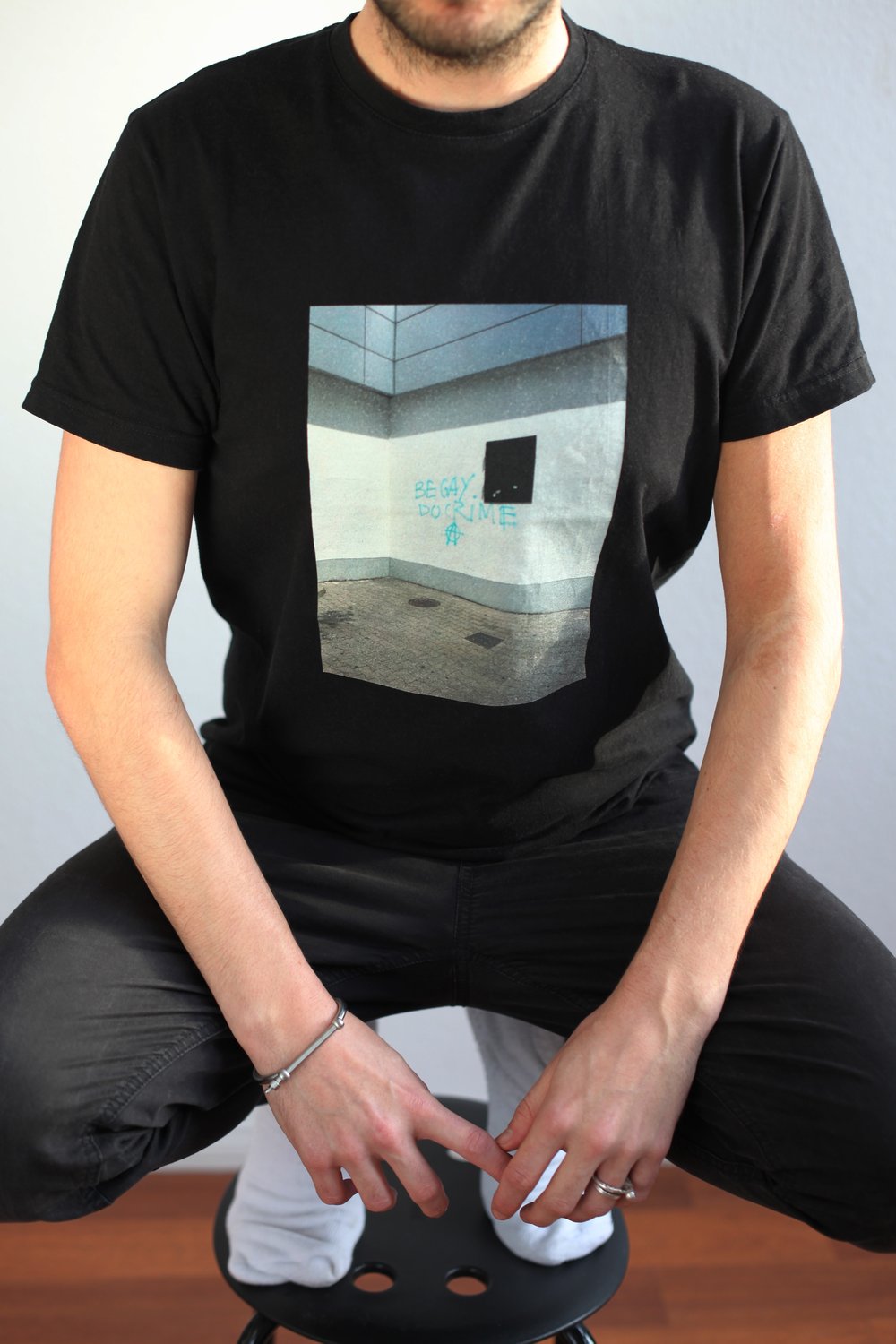 BE GAY DO CRIME T-SHIRT